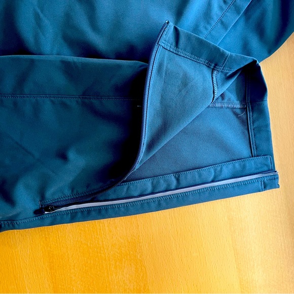 Under Armour men grey stretch sports pants. Large. Never worn. - Picture 3 of 5